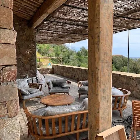 Falcone Marinu ***** * Kamiesch