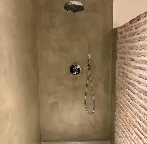 Vila Falcone Marinu ***** *