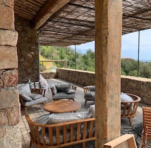 Falcone Marinu ***** * Kamiesch