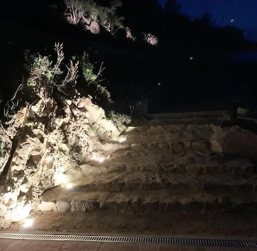 Vila Falcone Marinu ***** *