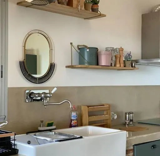 Falcone Marinu ***** Vila *