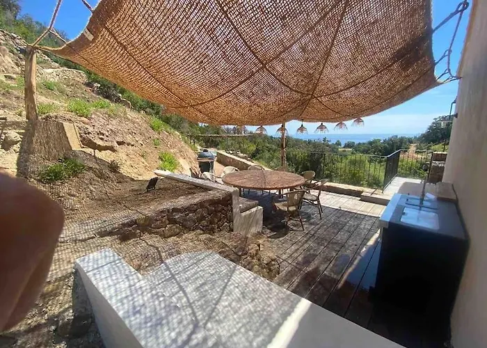 Falcone Marinu ***** * Kamiesch